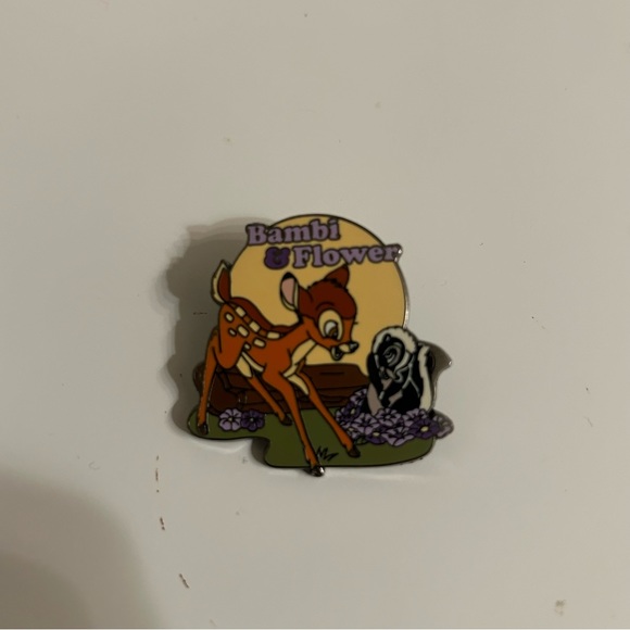 Bambi and Flower Disney Pin - Picture 1 of 2
